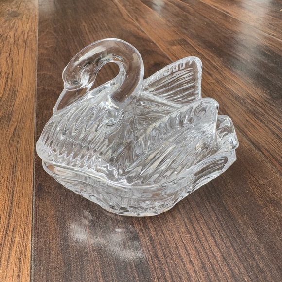 Vintage Lead Crystal Swan Trinket Dish - Picture 1 of 2